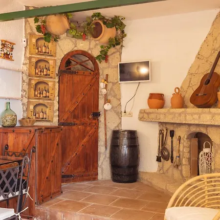 Mountain Getaway For Hikers 1