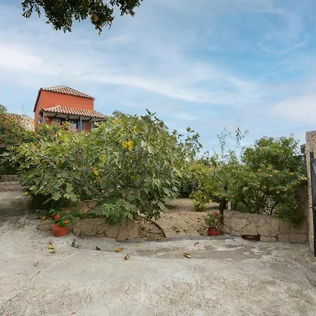 بيت للعطل Mountain Getaway For Hikers 1 *