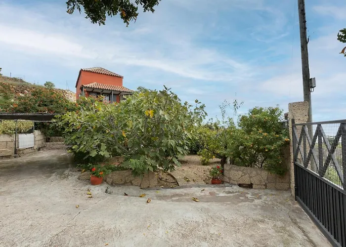 Σπίτι διακοπών Mountain Getaway For Hikers 1 *