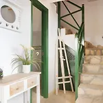 Mountain Getaway For Hikers 1 *